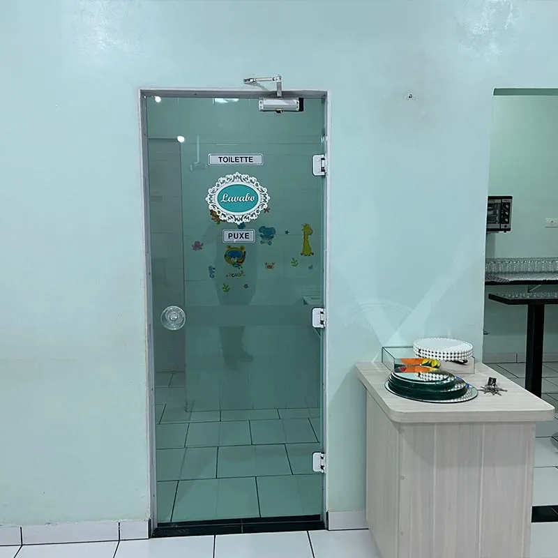 Salão Térreo MinanaFest - Entrada mágica com lago e peixes